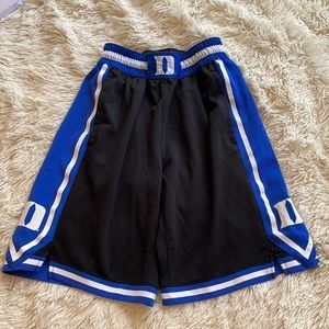 Nike boys large athletic shorts.